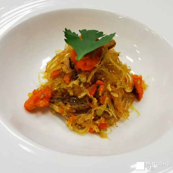 名厨 蟹粉干捞金钩翅 名厨 蟹粉干捞金钩翅